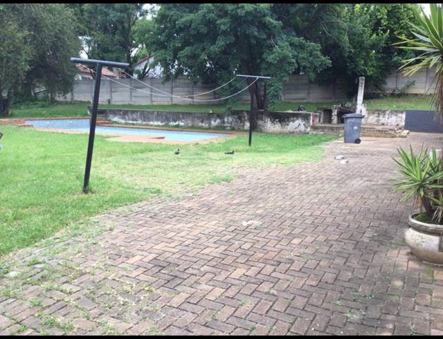 3 BEDROOM HOUSE FOR SALE IN LOMBARDY WEST